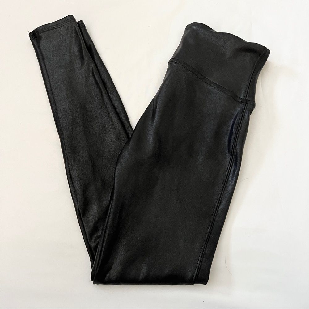 Spanx Faux Leather Leggings Women’s Size M petite Black